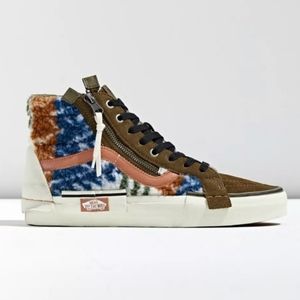 VANS Sk8-Hi Reissue Cap Sherpa Sneaker